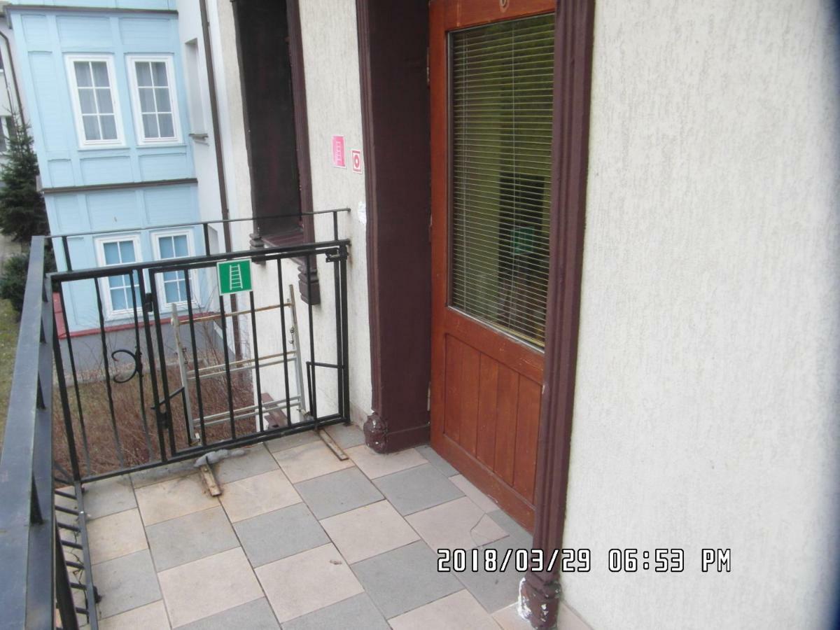 Iwona Hostel - Budget Rooms With Private Bathrooms Sopot Ngoại thất bức ảnh